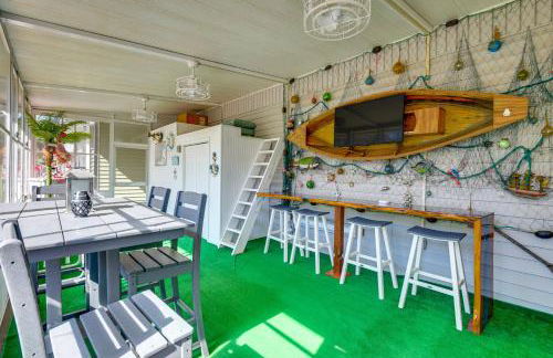 Less Than 1 Mi to Boat Ramp Canal-Front Retreat in Astor! - Photo 2