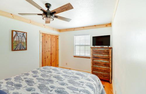 Woodsy Gassville Getaway about 3 Mi to White River! - Foto 15