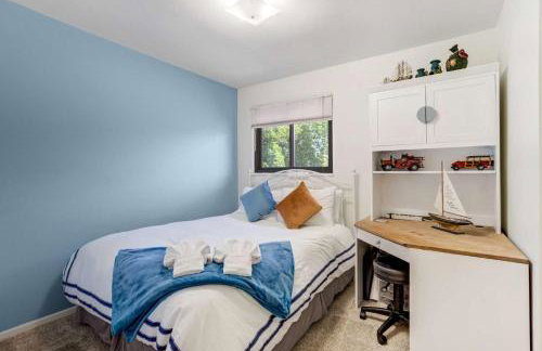 Central 3BR Home Near UCCS & Hospitals | MTR Ready - Foto 20