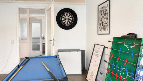 Gruppenapartment in München Platz für 16 Gäste Parkplatz - Photo 1, Game Room