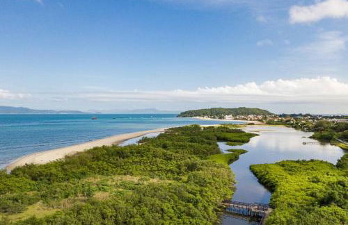 Cobertura em Resort Pé na Areia com Piscina Hidro - Foto 57