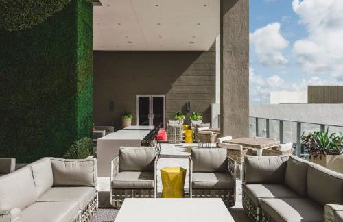 Tucker at Palmer Dadeland Miami - Foto 28