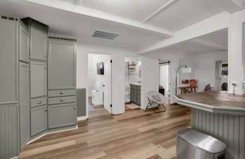 Lakefront Cabin with Private Dock - Foto 10