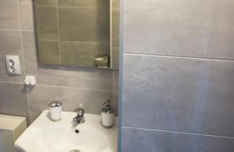 Meridian Apartment , 300m to Bus Terminal, Fast Wifi & Airport Transf - Photo 17