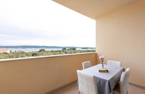 Simplistic Apartment in Neviđane near Sea - Foto 32