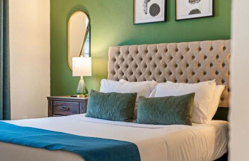 Waterfront Oasis Escape with 7 Seats Hot Tub! - Foto 11