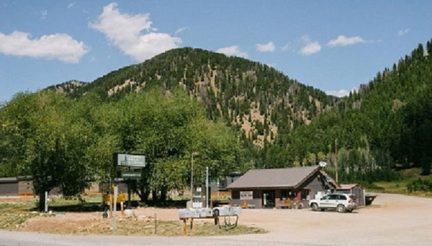 Check-in/check-out kiosk