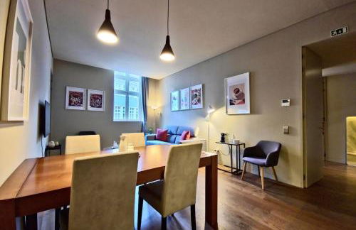 Gary01 Exclusive Top Floor 2BD by the Timeout Market - Photo 50