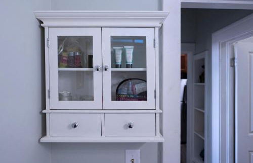 Dual patios, Free Laundry Service, College steps - Foto 17