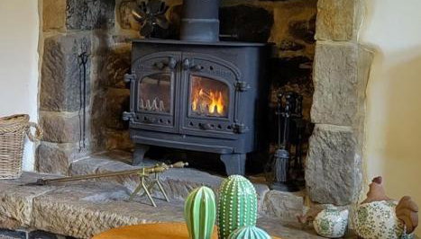 Dogs stay free, country walks from door, EV station, fenced garden, near gastro pub - Foto 2