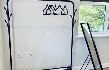 Absolutely Beautiful Hemel Hempstead 2-bedroom for 1-5 Guests - contractors welcome - Foto 7