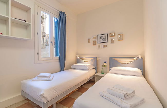 S. Lucia Canal View by Wonderful Italy - Photo 18