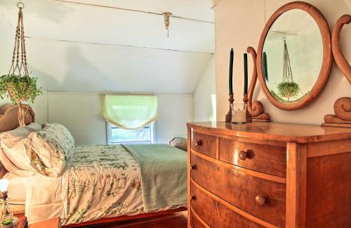 Authentic 1912 Adirondack Lake Camp with Fire Pit - Foto 11