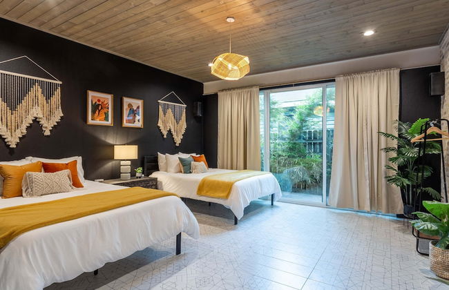 Upstay - Pristine Pool Palace - 7min to Rainey St - Photo 23