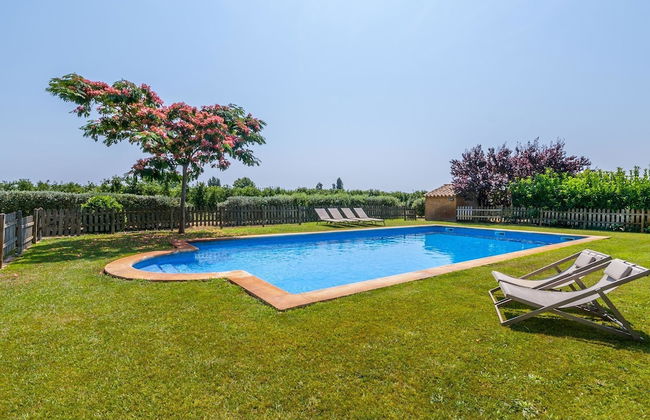 Large Farmhouse with Private Pool & Large Garden near Beach - Foto 21
