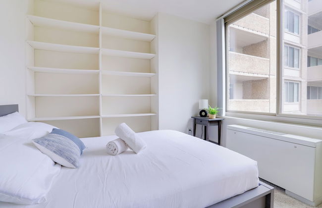 Comfortable Apt in Crystal City - Photo 9