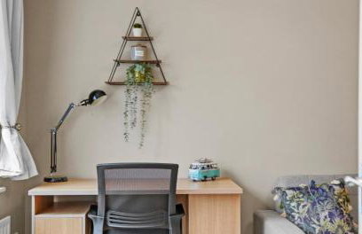 Spacious 3-Bed Home Near M1, Sky TV & Netflix Included 2x Parking Spaces Garden Fast Wifi Contractors Travellers Relocators Leisure Welcome - Foto 2