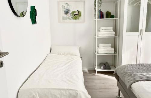 modernes Apartment, Terrasse und Garten am Lilienthalpark im Südwesten Berlins - Foto 11