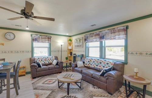 Near ATV Trails Carlsbad Apt with Shared Fire Pit - Foto 1