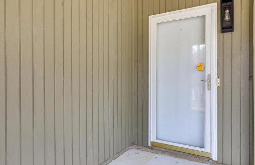 Artistic Escape in Fayetteville! Cozy Couples Apt - Foto 23