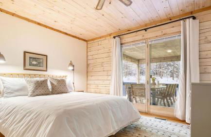 Half Moon by Avantstay 4BR Cabin w/ Large Deck & Yard w/ Patio & Outdoor Dining - Foto 42