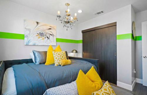 C- Vibrant and Glam NoHo Pad near U-Studios and H-Sign - Foto 4