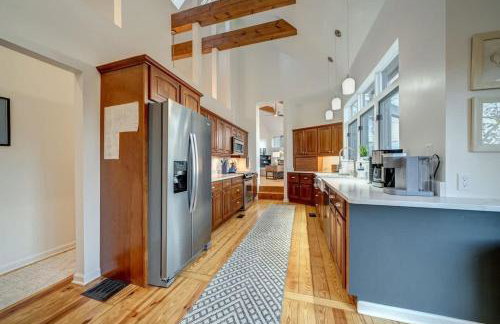 Exclusive Wooded Chalet w Magnificent River Views - Foto 23