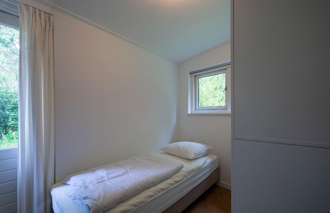 Tranquil Holiday Home in the Middle of Nature - Photo 12