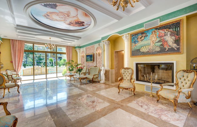 Venera & Anastasia Palace Apartments - Photo 3