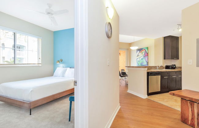 Dharma Home Suites South Miami at Red Road Commons - Foto 12