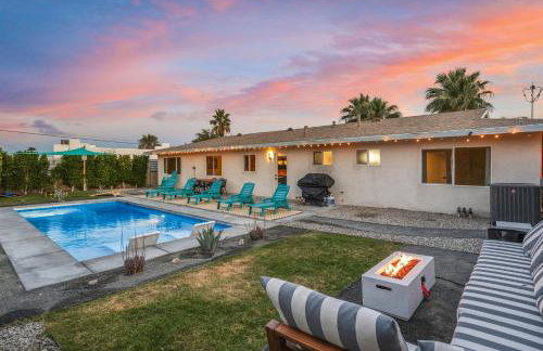 NEW Retro Escape 70's Vibes Wellness Game Room - Foto 54