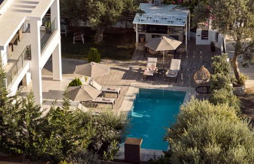 Solis Ortus Villa, a Sublime Sanctuary with Pool, By ThinkVilla - Foto 14