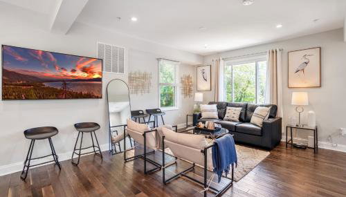 Walk to the stadium, downtown, West St - close to everything - Foto 3