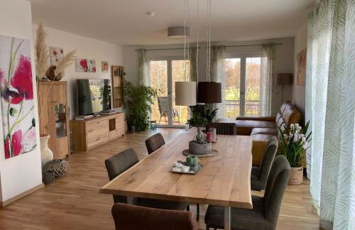 Helle Wohnung mit Balkon 120qm, 4Zimmer - Foto 1