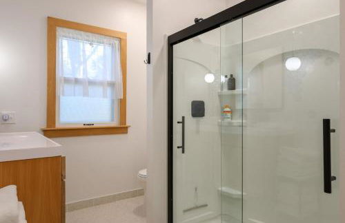 The Duke in Charming Old Towne Elkhorn - Foto 8