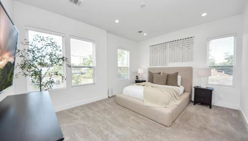 Stylish & Spacious 3BR Gem With Hot tub Near Downtown - Foto 4