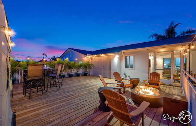 Chic 8BR with Heated Pool & Waterview - Photo 43