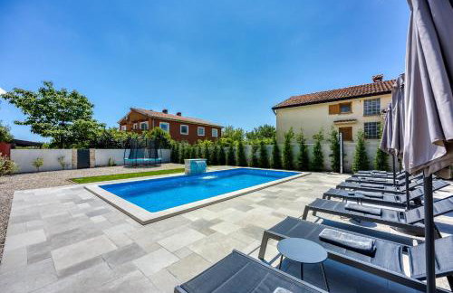 Villa Alves with Private Pool - Foto 12