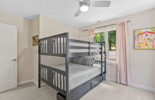 Near Asheville Hot Tub Fire Pit BBQ Sleeps 10 - Foto 40