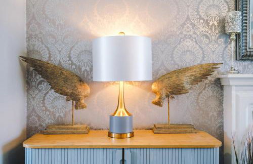 Beach Retreat with Hot Tub Sleeps 8 - Foto 23