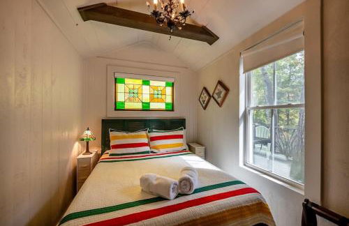 Enchanting Mountain Cottages w Hot Tub & Fireplace - Foto 32