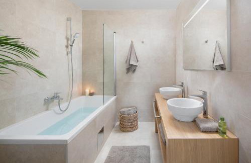 Villa Mariva for 8 persons near Porec with 44 m2 heated pool, sea view, fitness & kids playground - Foto 20