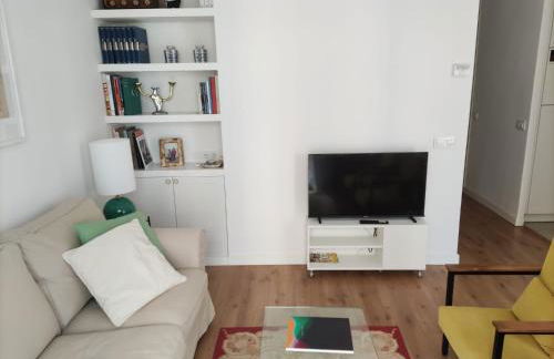 Piso reformado de Lujo de 2 dormitorios y 2 baños - Photo 2