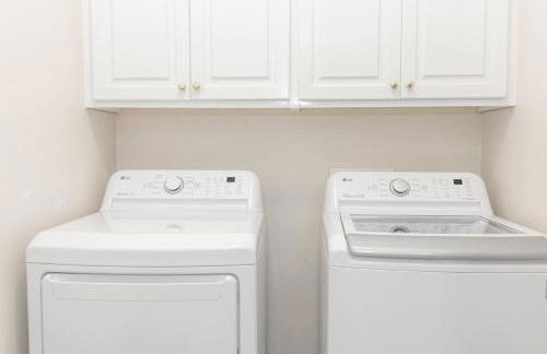 Spacious King Suite Home With Serene Patio - Foto 12