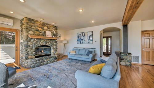 Spacious Lake Stevens Home with Fire Pit, Patio - Foto 5