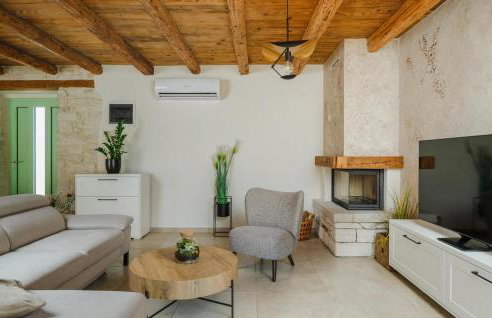 Nice Home In Zminj With Sauna - Photo 30