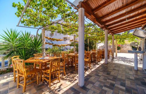 La Perla Apartments - Photo 67