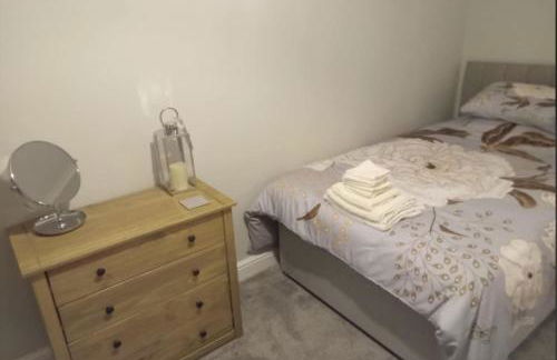 2 Bedroom Garden Flat - Foto 6