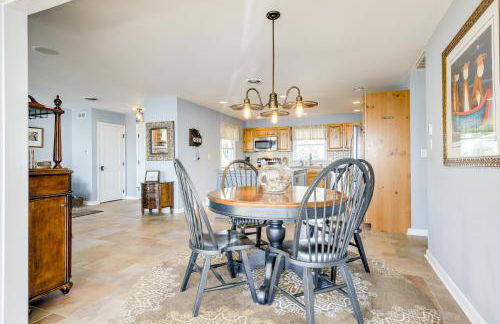 Pool and Stunning Water Views Kent Island Home! - Foto 11