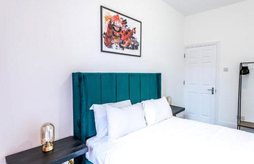 Modern Silverstone with FREE PARKING by Prescott Apartments - Foto 34